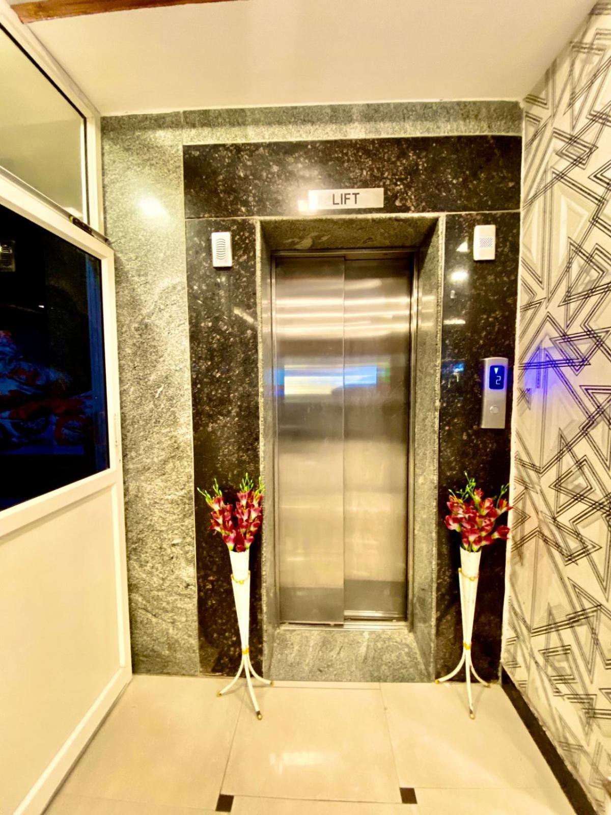 Hotel Sky Park Shamshabad Exterior foto